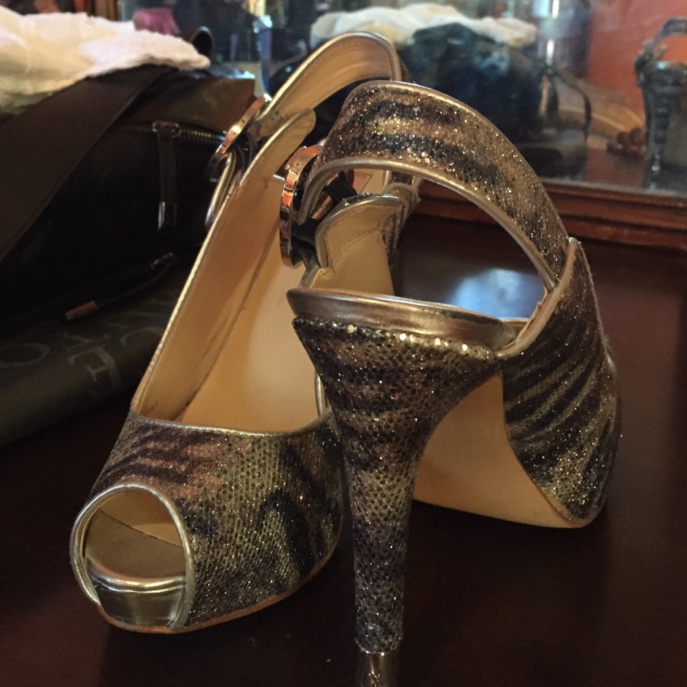 COPY - Open-toe GUESS platform heel (about 5 inch…